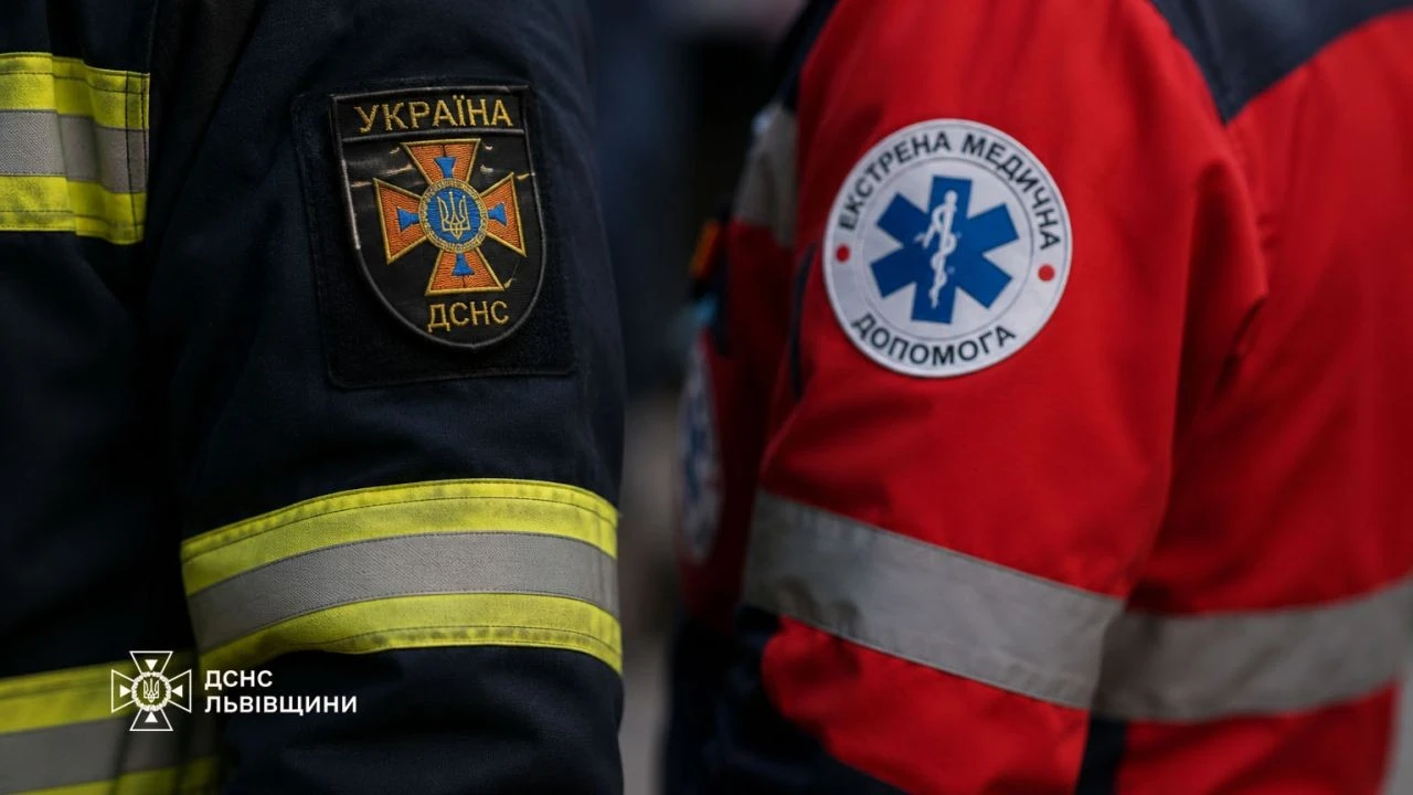 У Городку надзвичайники витягали з річкового урвища травмованого літнього велосипедиста