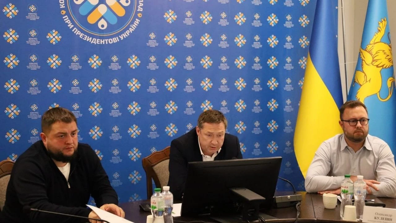 Обіцяні урядом безкоштовні обіди для всіх учнів опинилися під загрозою через брак чітких правил