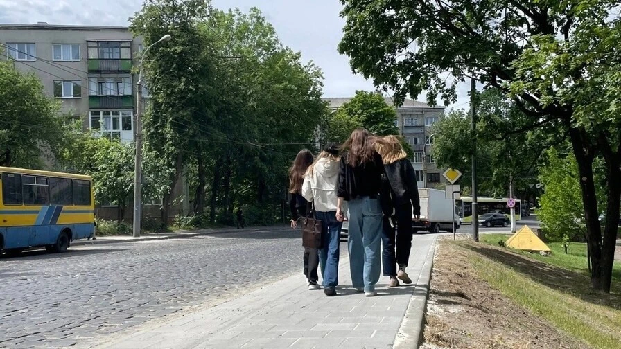 Безбар'єрність у дії: у Львові модернізують найбільший сквер Личаківського району