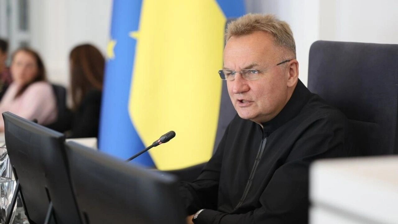Садовий закликав Ляшка ліквідувати ліцензію медклініці у Львові