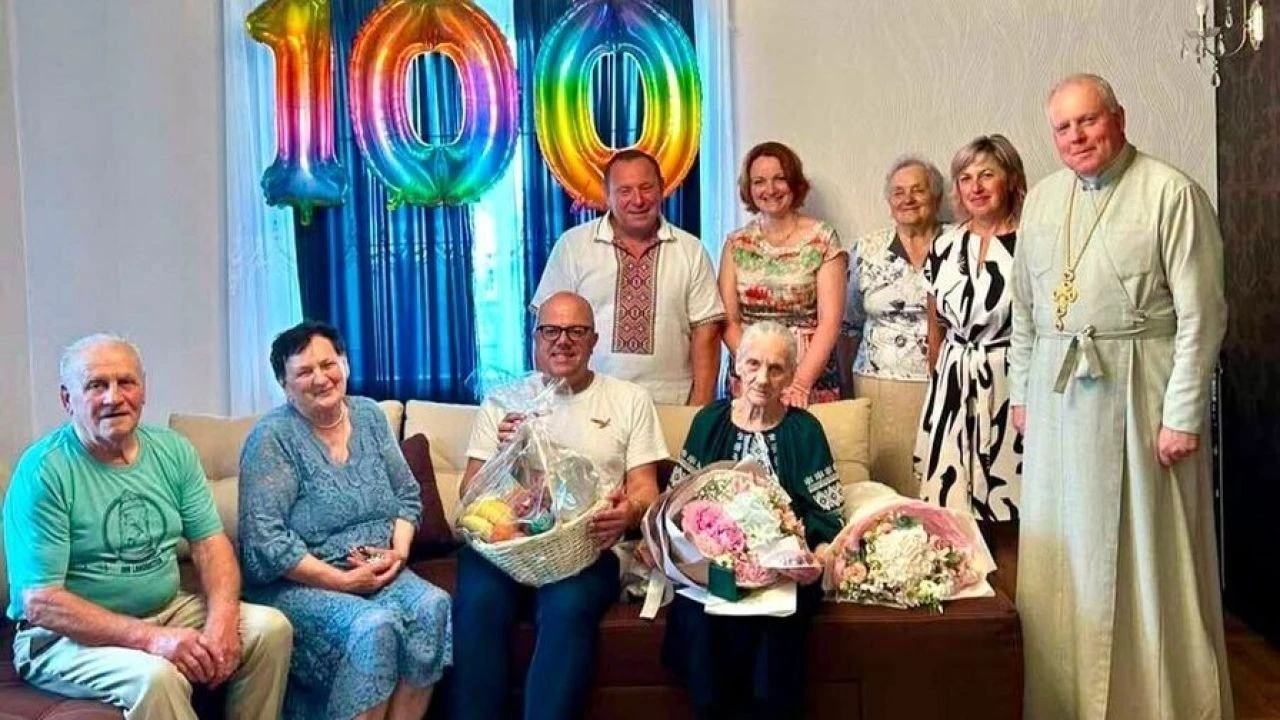 Сторічний ювілей Ганни Жеребецької: від важкої праці в дитинстві до великої родини