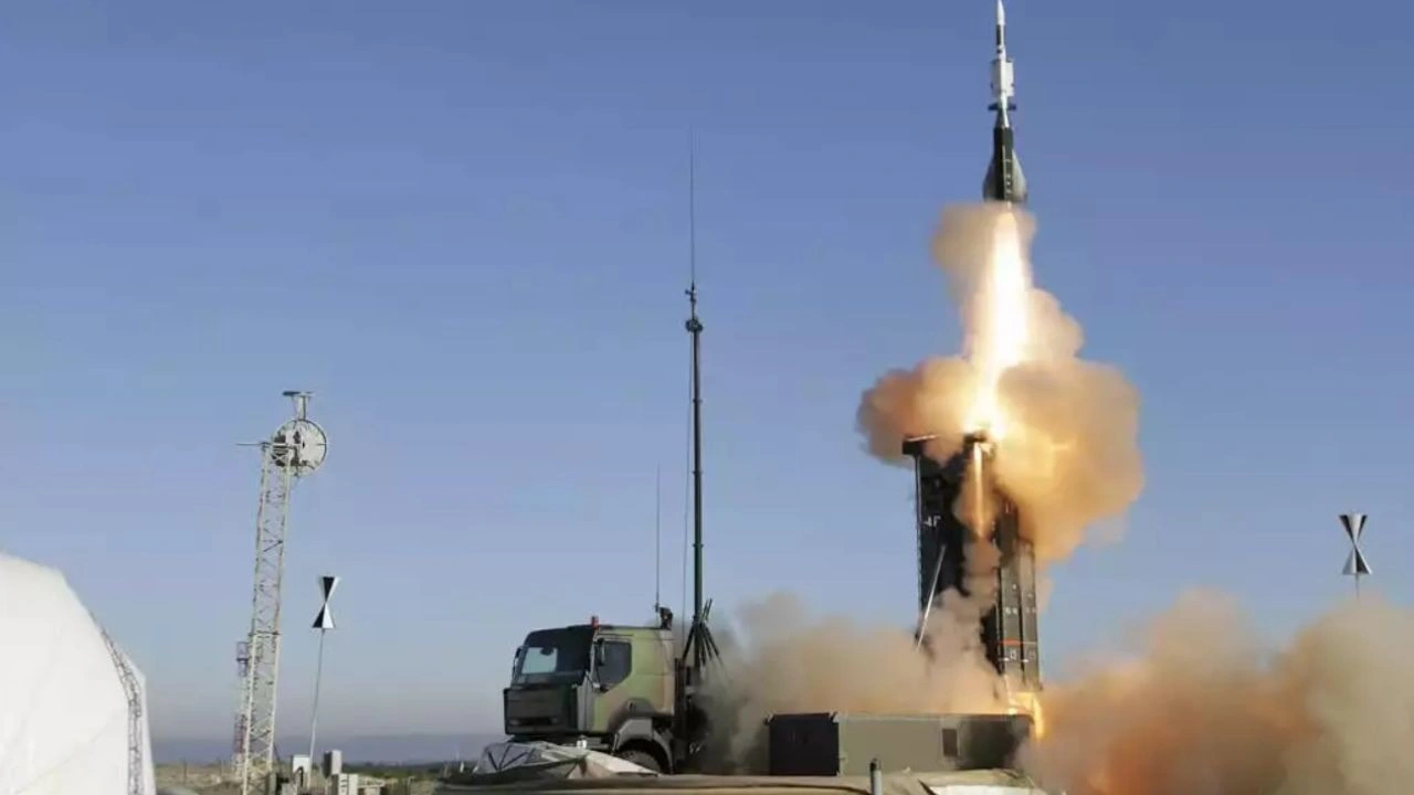 Французький прорив: Україна купує винищувачі Rafale та запускає власне виробництво ракет SCALP